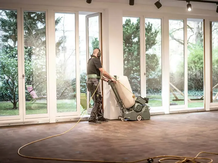 Dustless Sanding